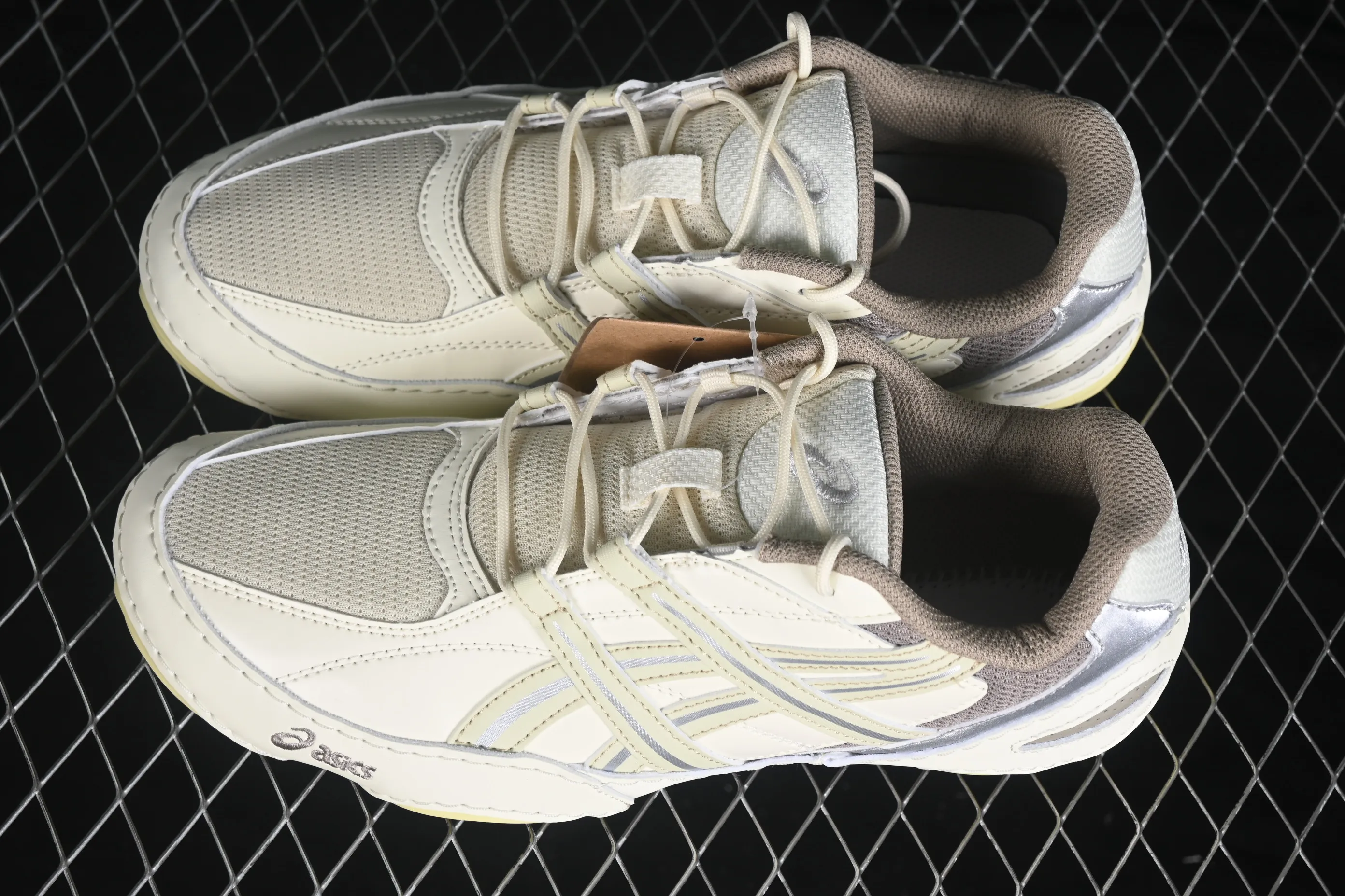 All categories Asics Asics series Asics Hypersync Asics Hypersync fashion retro breathable lightweight thin-soled moral training shoes 1203A879-250